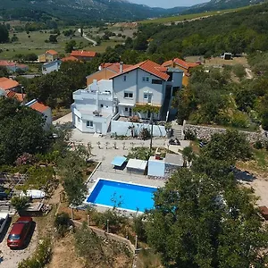 Appartement M, Baška