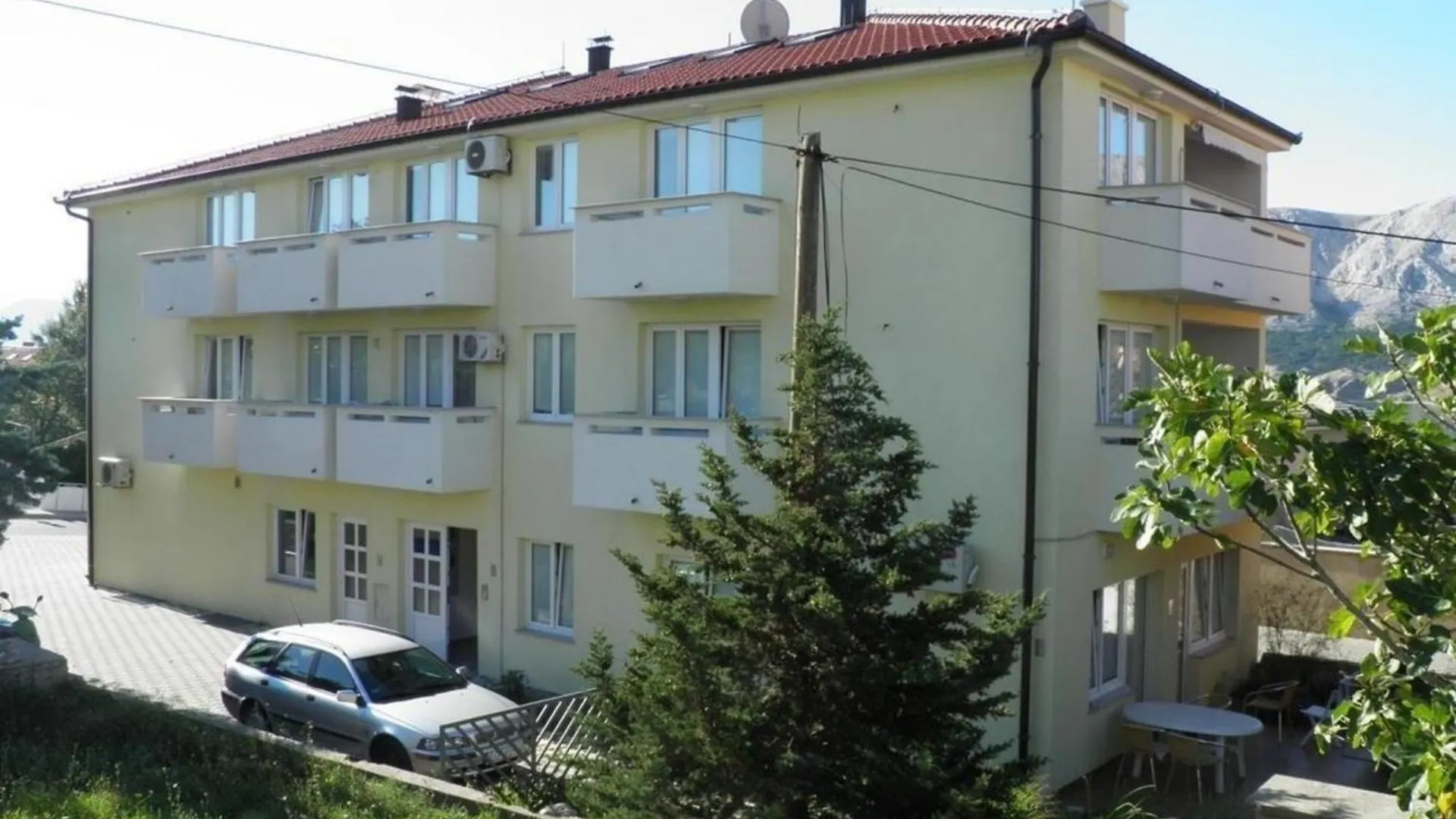 Appartement In Baska Mit Eigenem Balkon location